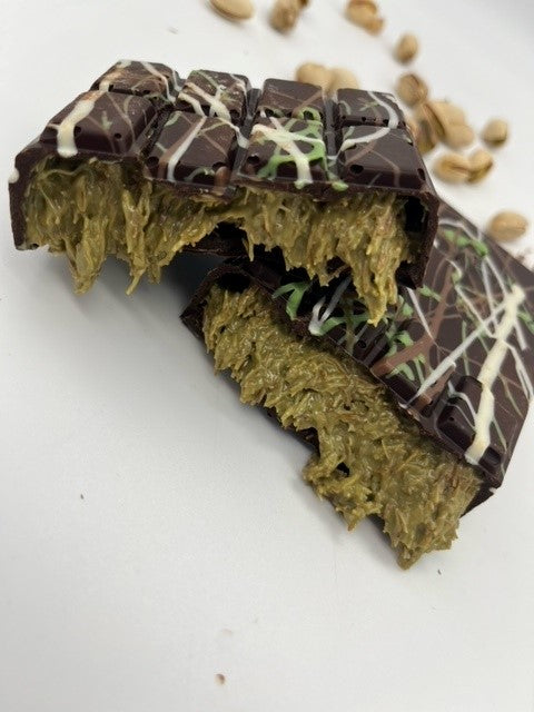 DARK CHOCOLATE PISTACHIO AND KNAFEH DUBAI BAR